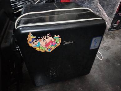 Midea 1 Door Mini Bar Fridge TG122