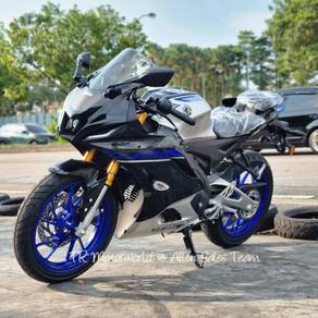 Yamaha R15