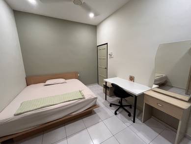 Room in Permatang Tinggi, PNG