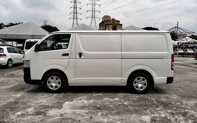 2006 Toyota Hiace 2.5 PANEL VAN CONDISI CANTIK