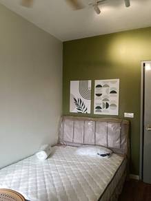 Condominium For Rent in Emerald 9