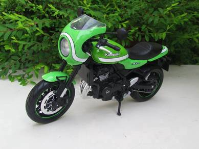 Maisto 1-12 Kawasaki Z900RS Cafe Green Motorcycle