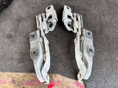 No 3-4-8 Fairlady Z34 370Z Front Bonnet Hinge Jpn