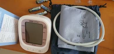 标题：EzySwiss MX-101 Digital Blood Pressure Monitor 