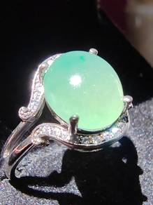Jedite Jed Burma Asli Translucent Icy Light Green