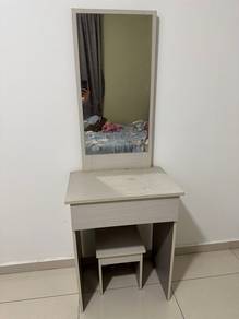 Meja Makeup