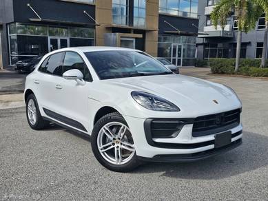 2023 Porsche Macan -