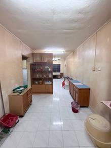 Flat For Sale in Flat Lake 64