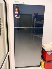 Peti sejuk Toshiba Inverter 661L