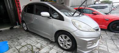 Honda Jazz Hybrid HYBRID in Puchong, SGR