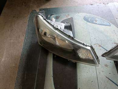 Proton saga fl head lamp