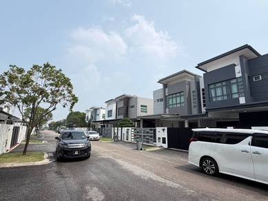 Semi-Detached House For Sale in Setia Tropika,JHR