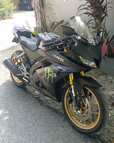 Yamaha R15