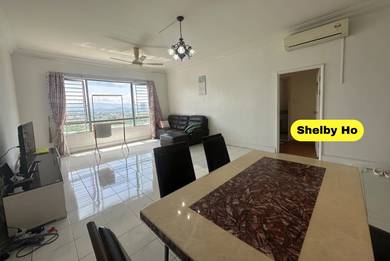 Condominium For Rent in The Peak Condominium