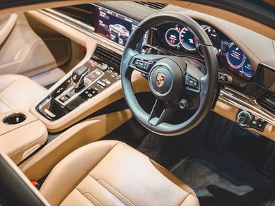 2021 Porsche Panamera BASE