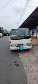 Lorry Dyna 4 door