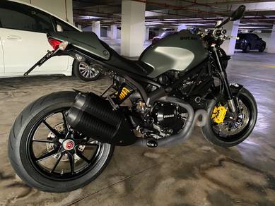 Ducati Monster 1100