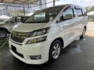 Toyota Vellfire X in Kota Damansara, SGR