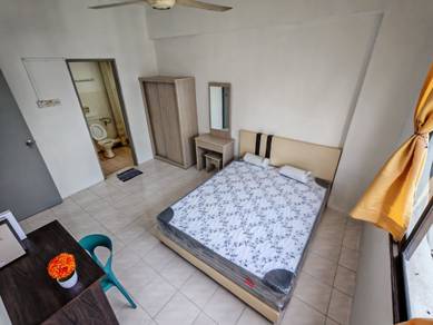 Room in Jelutong, PNG