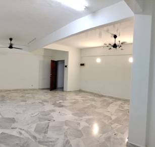 Apartment For Sale in Goodyear Court 8