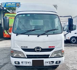 Hino Xzu600 box van 13kaki Tahun 2017