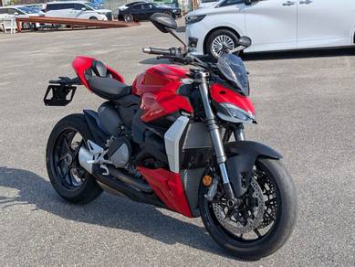 Ducati Streetfighter V2