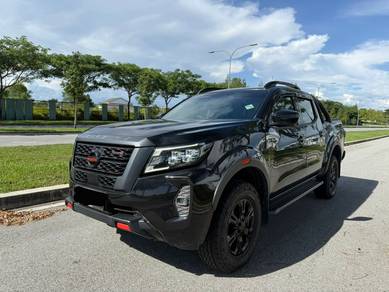 Nissan Navara PRO-4X in Telok Panglima Garang, SGR