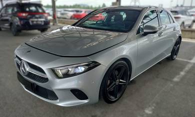 Mercedes Benz A200 200 PROGRESSIVE LINE in Puchong South, SGR