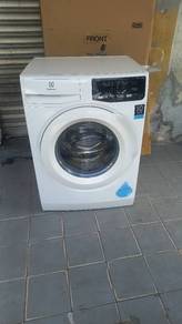 Electrolux front load hot washer 7.5kg