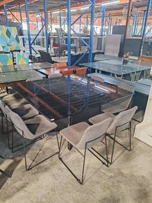 Meja makan Glasstop