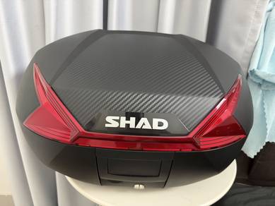 SHAD SH47 Rear Box Carbon Cap With Backrest