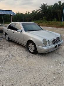 Mercedes Benz E240 240 ELEGANCE (CBU) in Pontian, JHR
