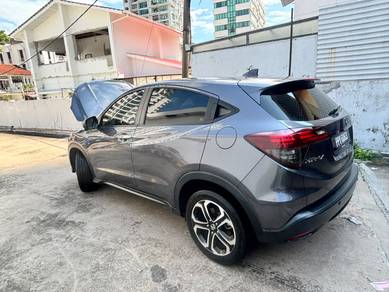 Honda HR-V V in Persiaran Gurney, PNG