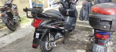 Sym VTS 200