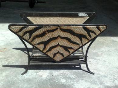 Antique cast iron magazine rack majalah