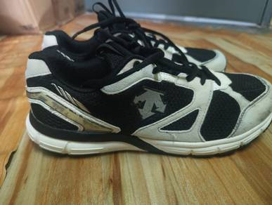 Kasut Descente Running
