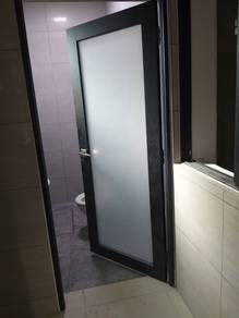 60) Pintu Bilik Air (Aluminium-Kace)