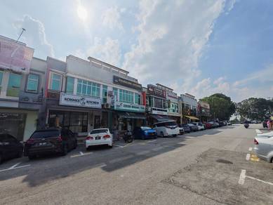 Shop lot For Sale in Cheng,MLK