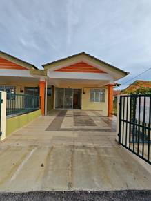 Cluster House For Sale in Lumut,PRK