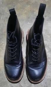 doc martens black leather boot 23782