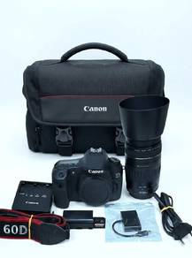 Canon eos 60D DSLR with 90-300mm Zoom Lens