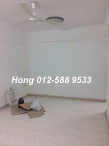 Apartment For Rent in Farlim Flat