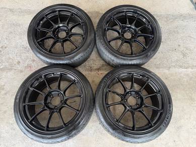 Rim tc105x flow form 18 inch gloss black like new
