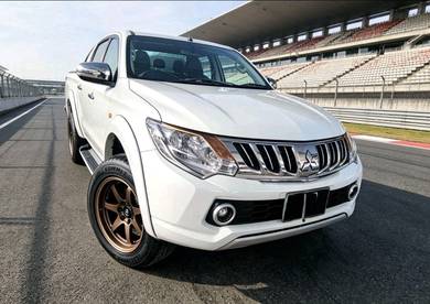 Mitsubishi Triton in Selayang, SGR