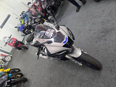 Yamaha R15