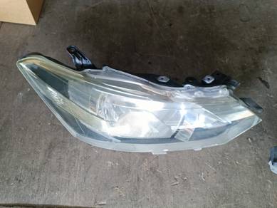 Toyoto vios ncp150 head lamp
