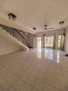 Semi-Detached House For Sale in Setia Alam,SGR