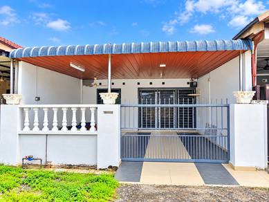 Terraced House For Sale in Lunas,KDH