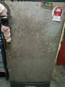 Peti sejuk toshiba