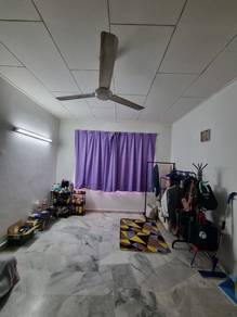 Apartment For Sale in Goodyear Court 1